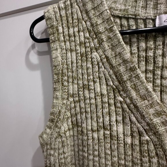 Women's Emory Park Knit Vest, Sweater, V--Neck, Med, 3 Button Front - Picture 6 of 8